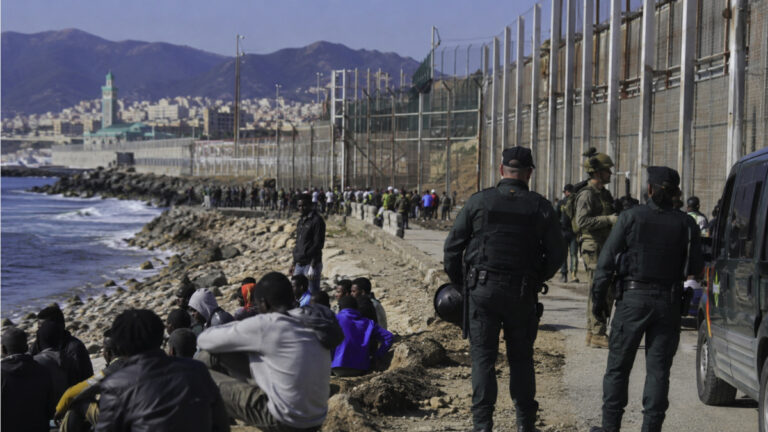 أزمة الهجرة في سبتة: إسبانيا تواجه توتراً متصاعداً مع شركائها الأوروبيين 3 crisis-migratoria-ceuta
